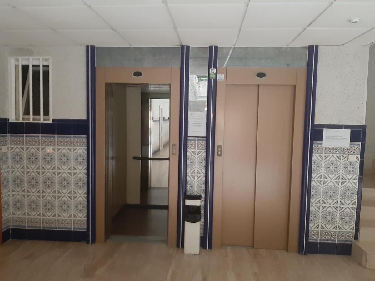 Modern Apartment On Playa Del Cura Торевьиа Экстерьер фото