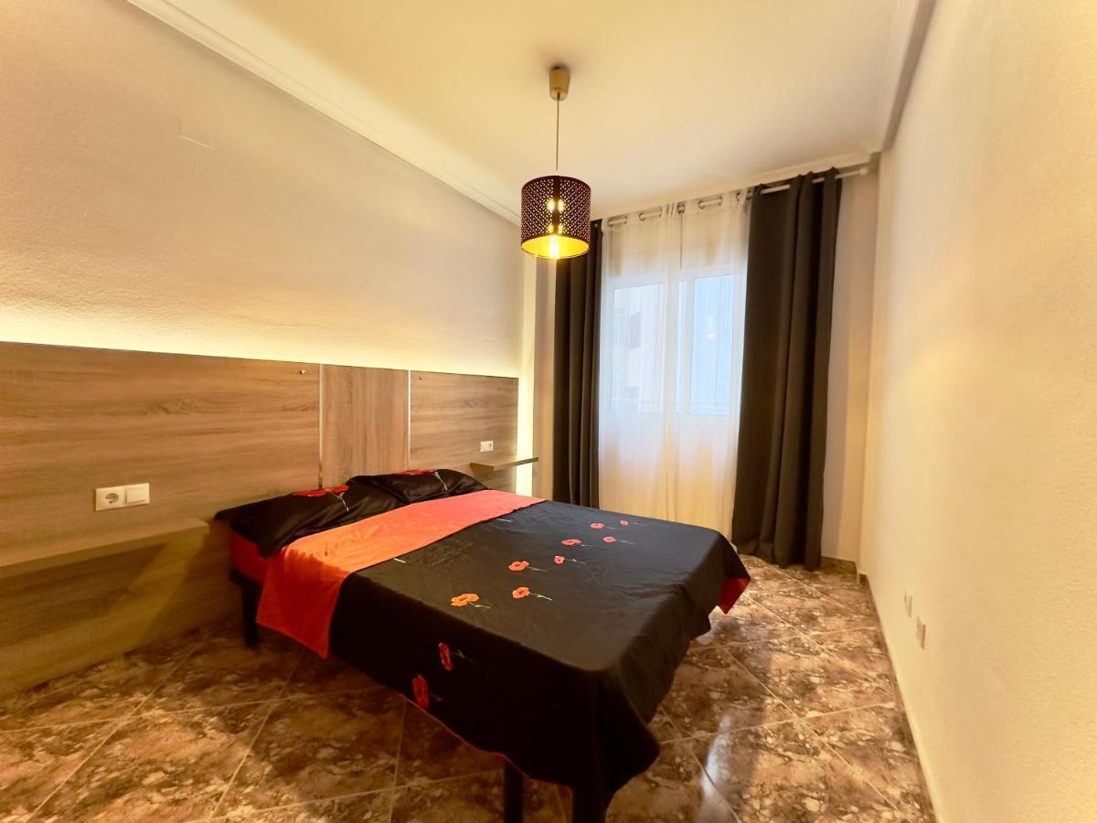 Modern Apartment On Playa Del Cura Торевьиа Экстерьер фото