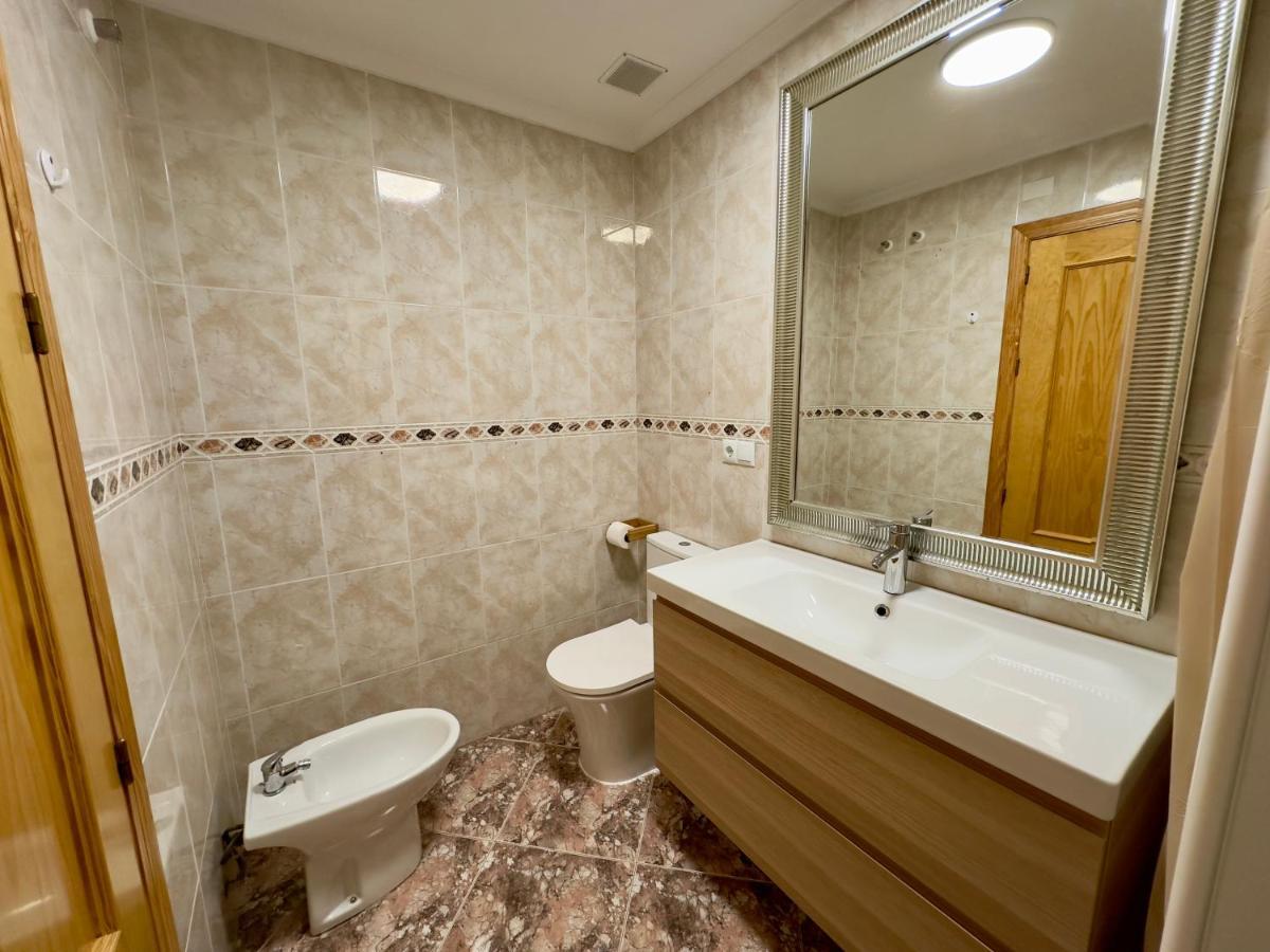 Modern Apartment On Playa Del Cura Торевьиа Экстерьер фото