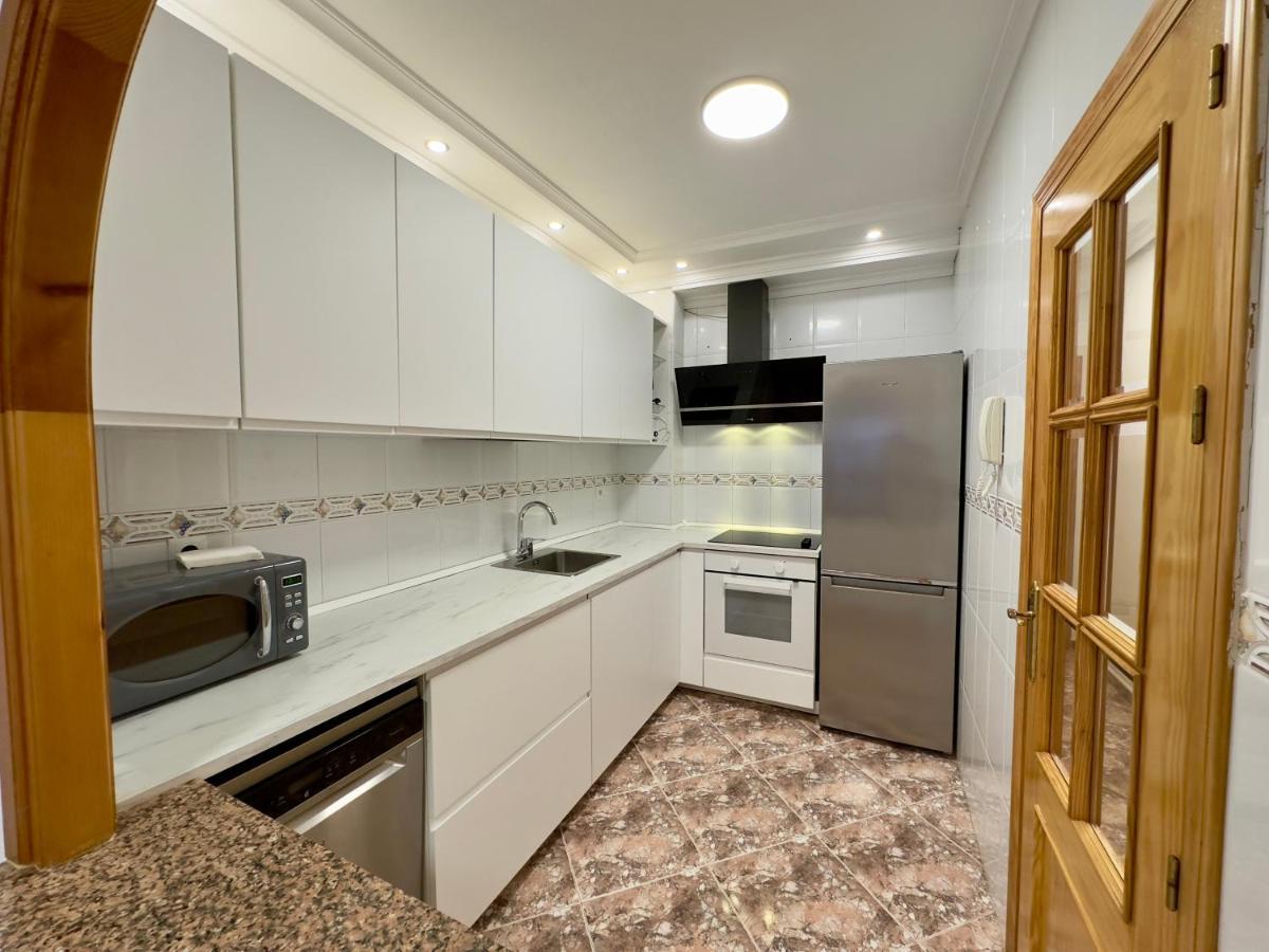 Modern Apartment On Playa Del Cura Торевьиа Экстерьер фото